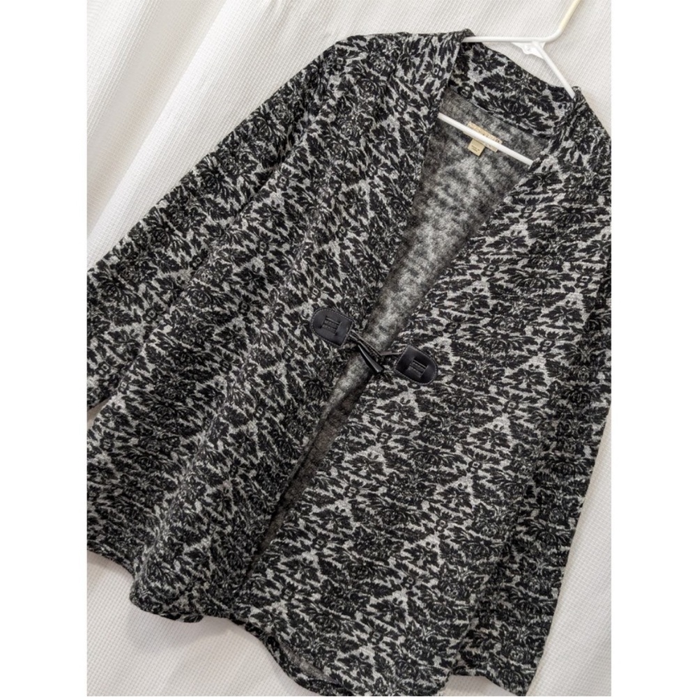 Women's Black and Gray Sweater Jacket